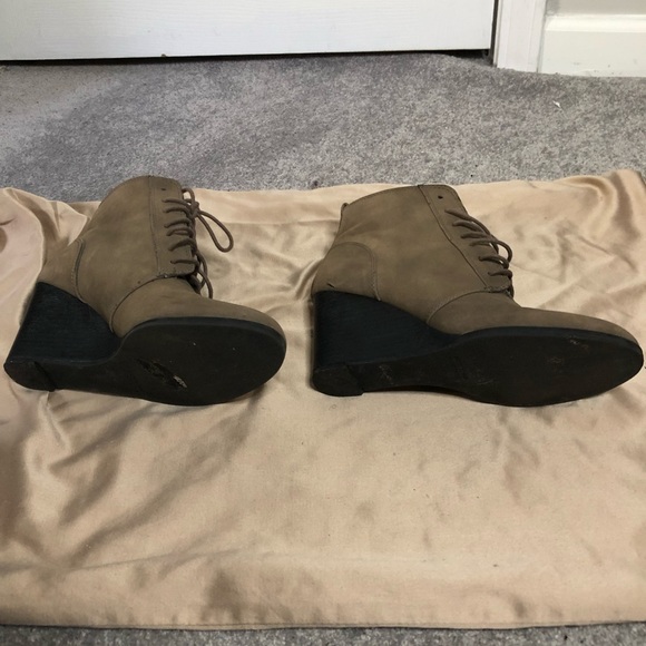 Dark Army green wedge, tie-up booties, faux suede size 7-1/2 - Picture 6 of 7